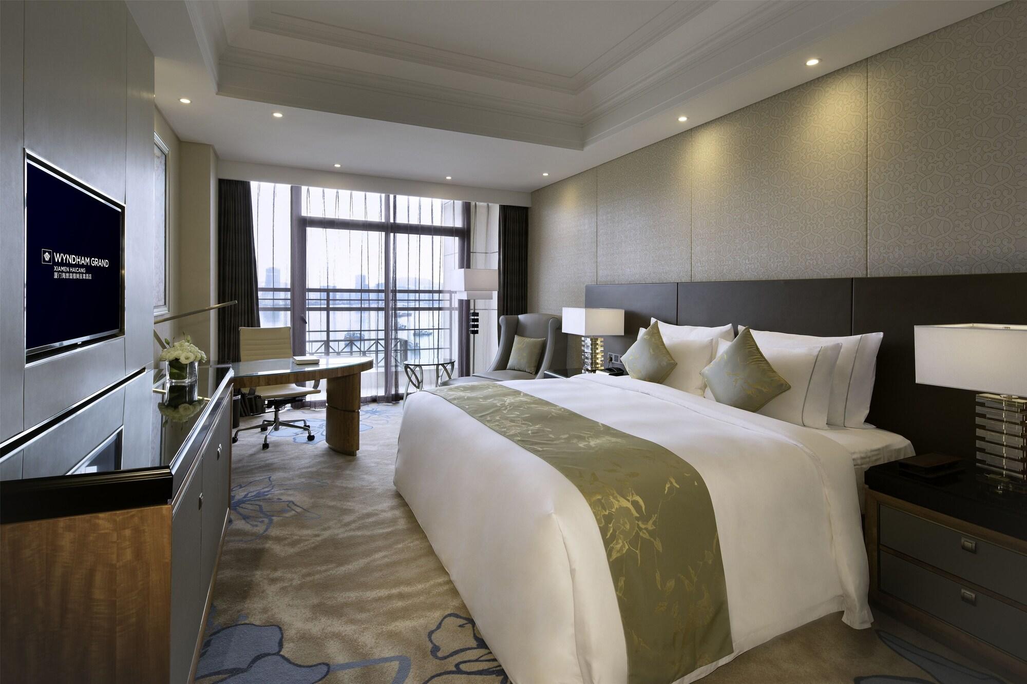 Wyndham Grand Xiamen Haicang Exterior photo