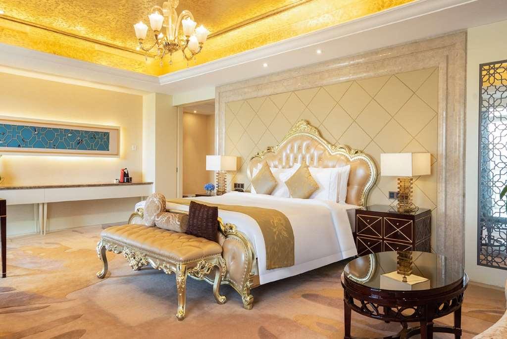 Wyndham Grand Xiamen Haicang Room photo
