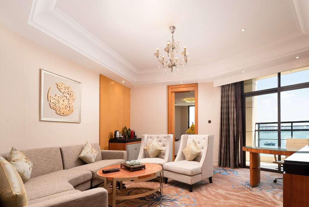 Wyndham Grand Xiamen Haicang Room photo